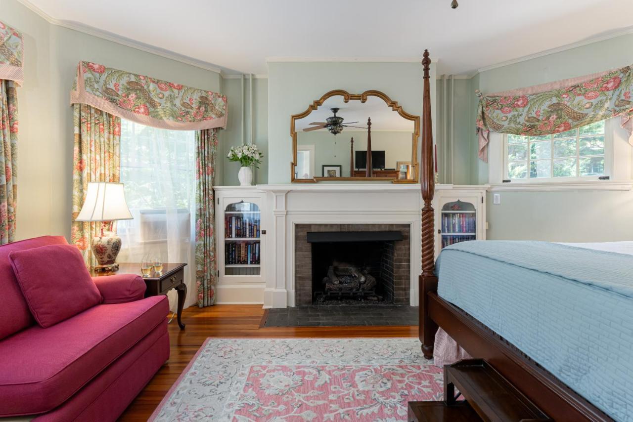 Pinecrest Bed & Breakfast Asheville Ruang foto