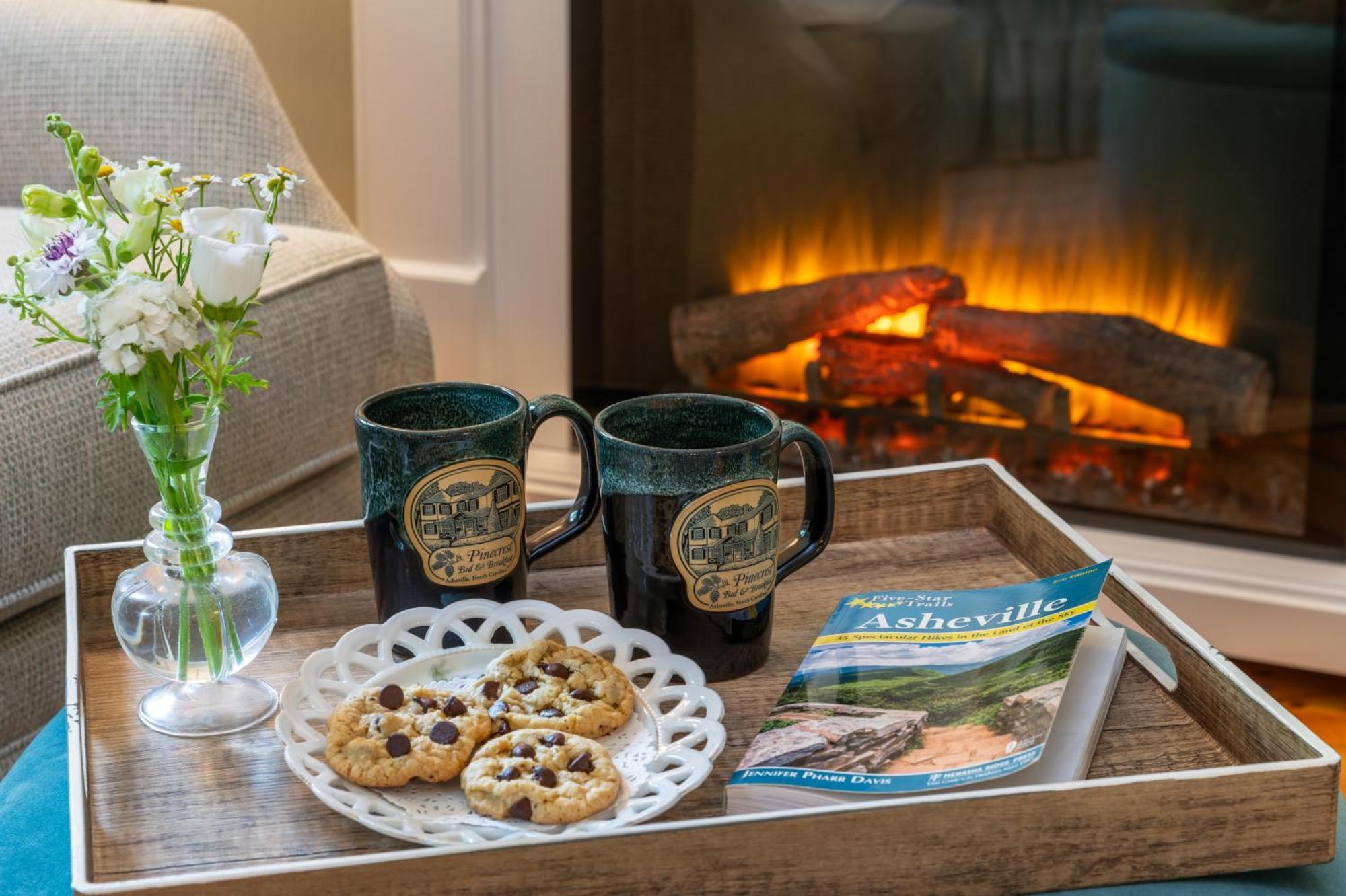 Pinecrest Bed & Breakfast Asheville Bagian luar foto