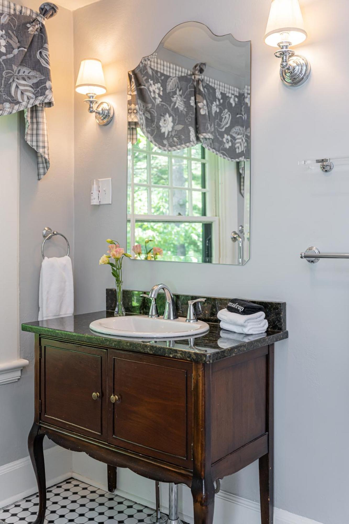 Pinecrest Bed & Breakfast Asheville Bagian luar foto